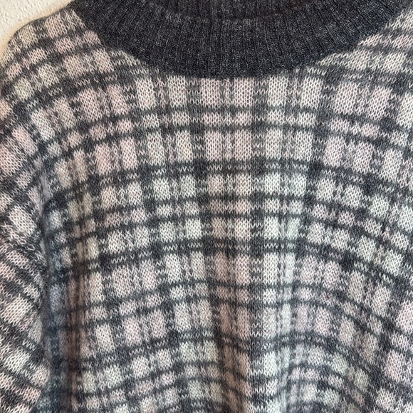 Maurices Pink and Gray Mohair Blend Crewneck Sweater Size Large - Picture 2 of 5